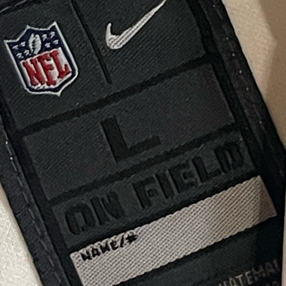 Russel wilson Sehawks Jersey Large - Picture 3 of 9